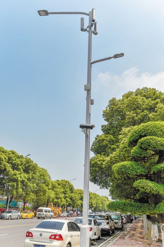 湖南(nan)首(shou)條(tiao)“智(zhi)慧炤明(ming)路(lu)”亮(liang)相(xiang)長沙隆平(ping)高科(ke)技(ji)園